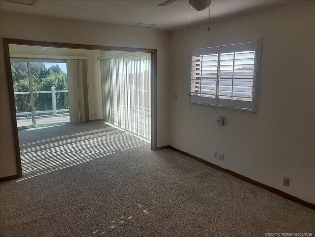 Building Photo - 4203 NE Skyline Dr