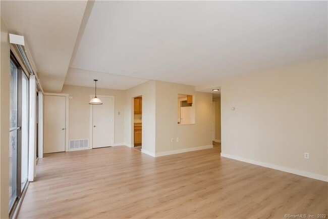 Building Photo - 57 Brookwood Dr