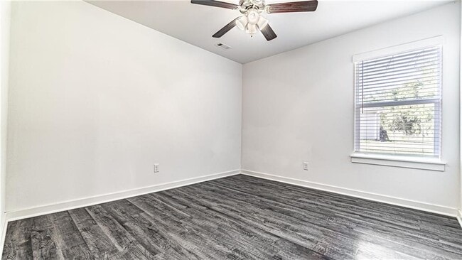 Building Photo - 640 Hidden Springs Dr