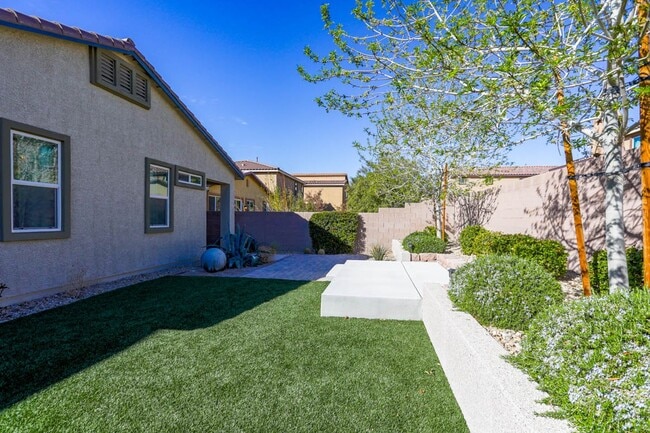 Building Photo - 3 Bedroom North Las Vegas Gated Community