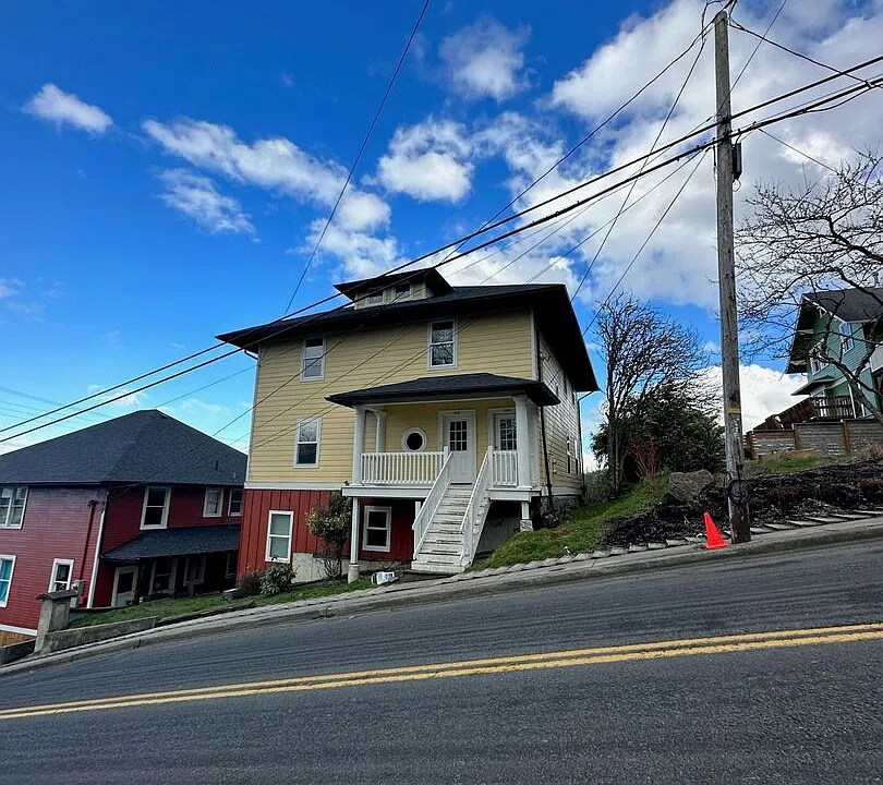 Building Photo - 644 8th St