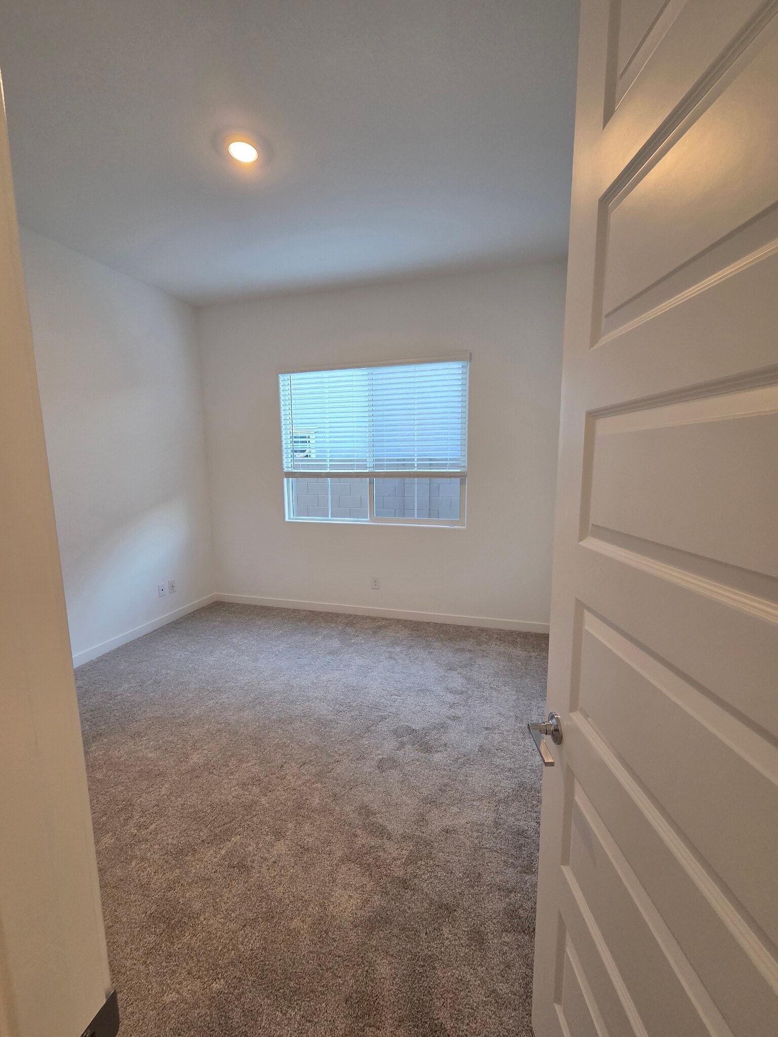 Building Photo - 23039 E Roundup Way