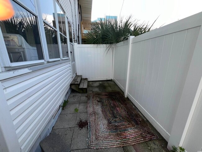 Building Photo - 203 56th Ave N