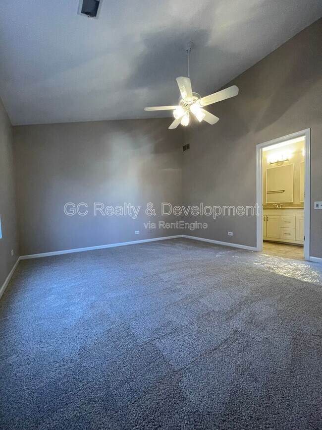 Building Photo - 2525 Arcadia Cir