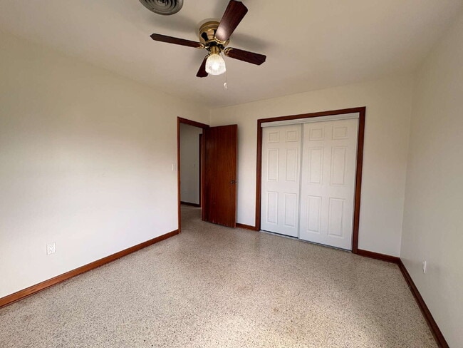 Building Photo - Ready to move-in 2-bedroom, 2-bath residence in the heart of Summerfield!