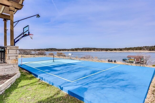 Building Photo - 3008 Point Cove