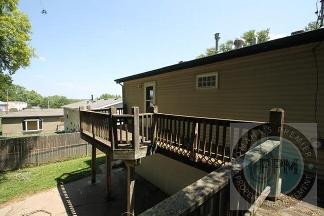 Building Photo - 3Bd/2Ba near 84th & I-80