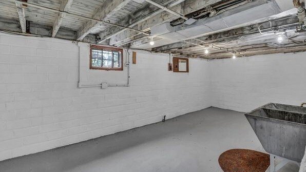 Building Photo - 4909 E 84th St