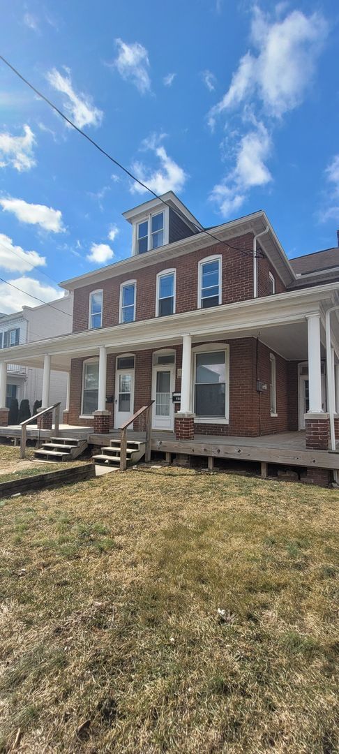 Building Photo - 3 Bedroom 1.5 bathroom in Elizabethtown PA