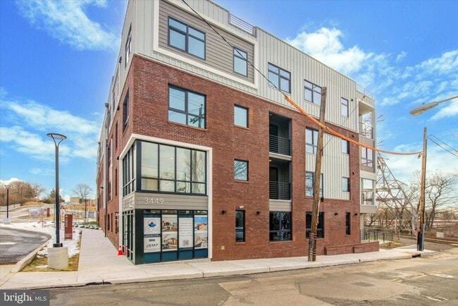 Building Photo - 3449 Scotts Ln