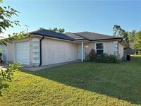 Building Photo - 2224 W Roselawn St