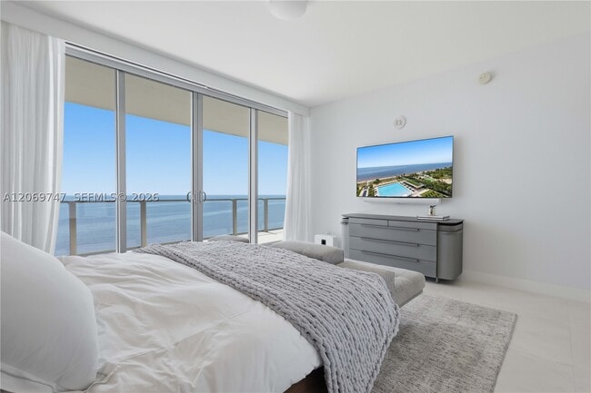 Building Photo - 360 Ocean Dr