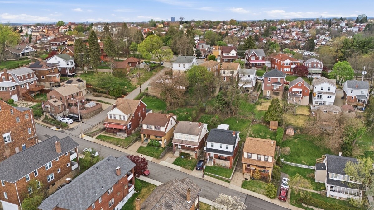 Building Photo - 107 Catskill Ave