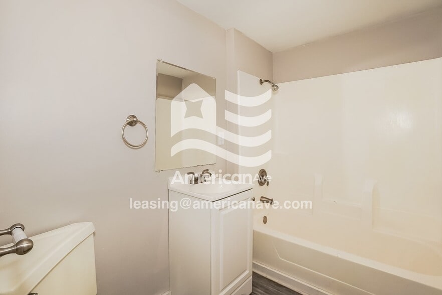 Building Photo - 691 Wooster Road North