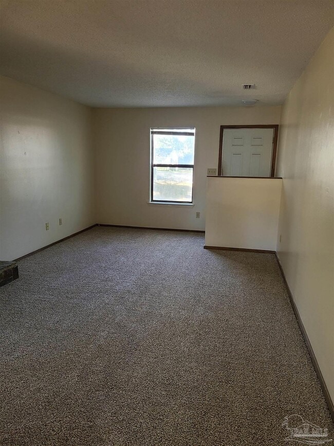 Building Photo - 323 E Olive Rd