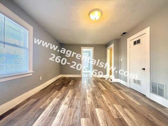 Building Photo - 209 S West St