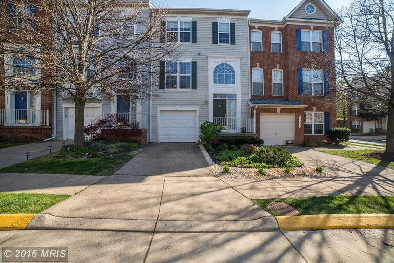 Luxury townhome with garage - 11413 Sunflower Lane