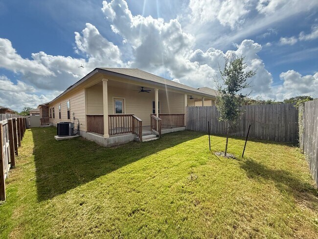 Building Photo - 436-438 Emma Dr
