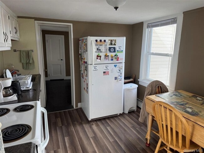 Building Photo - 6 Glenmere Ave