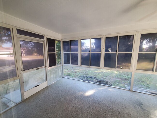 Building Photo - 1436 SE 33rd Terrace