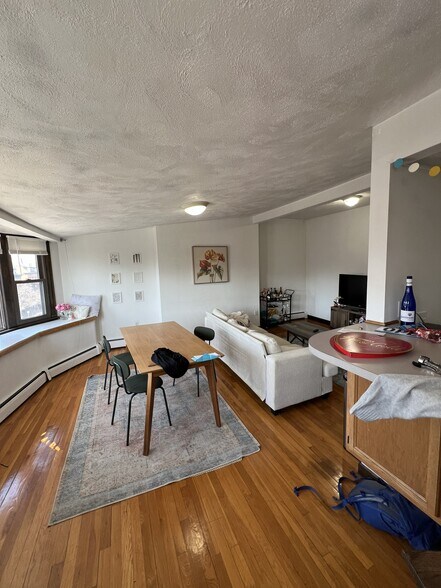 Building Photo - 518 Massachusetts Ave