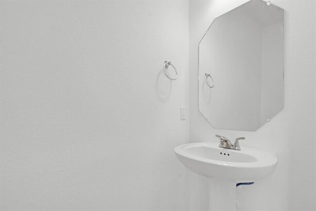 Building Photo - 283 Fabion St