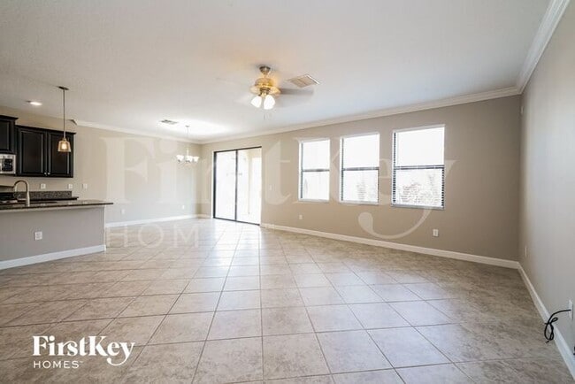 Building Photo - 931 Terra Vista St