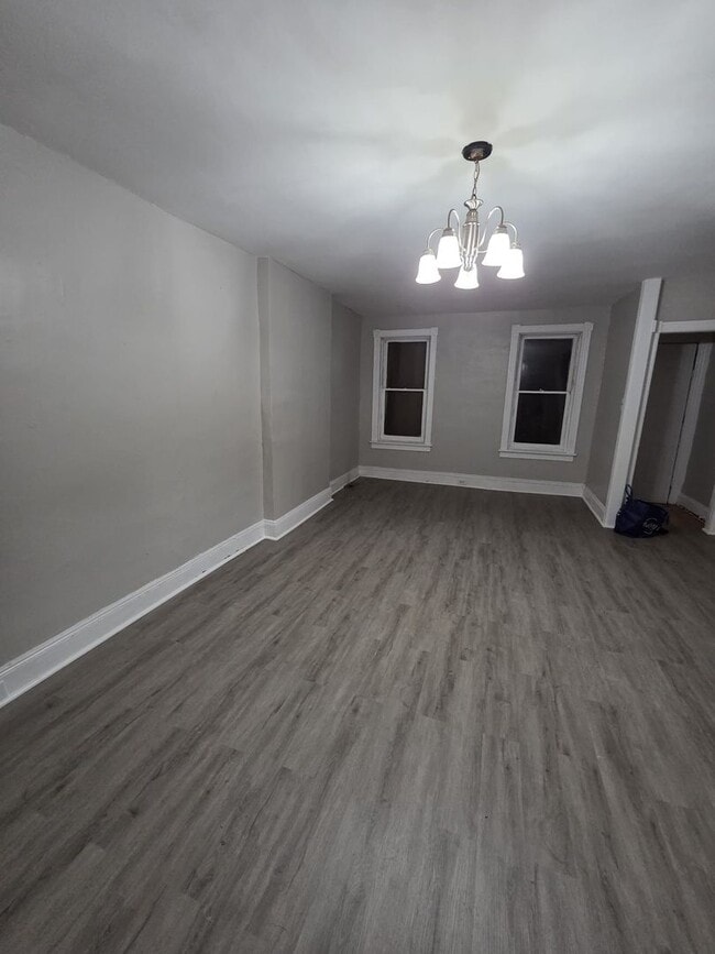 Building Photo - Beautiful, remodeled house come see it