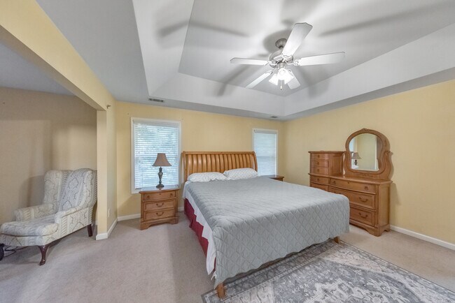Building Photo - 179 Holbrook Dr