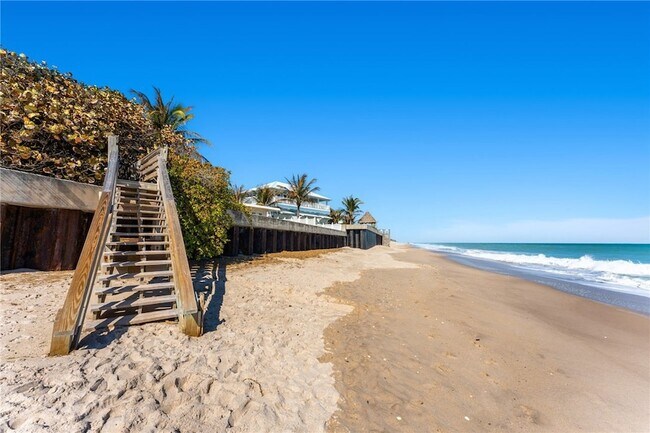 Building Photo - 9556 Doubloon Dr