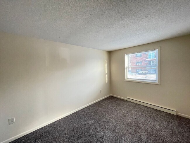 Building Photo - 177 Loudon Rd