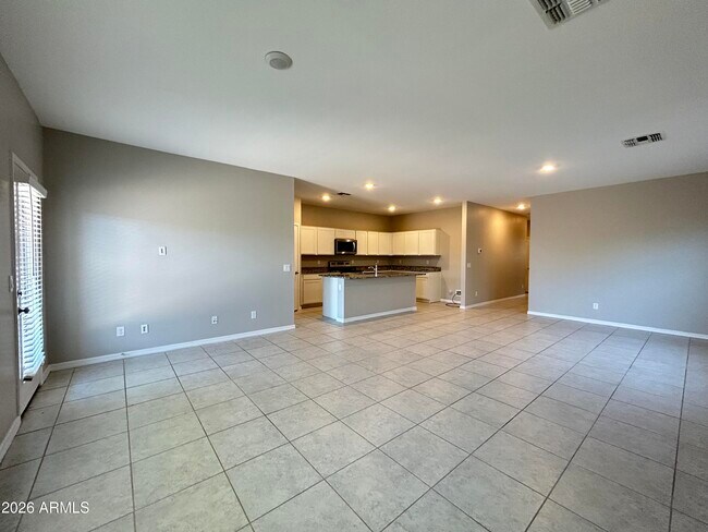 Building Photo - 6551 W Magdalena Ln