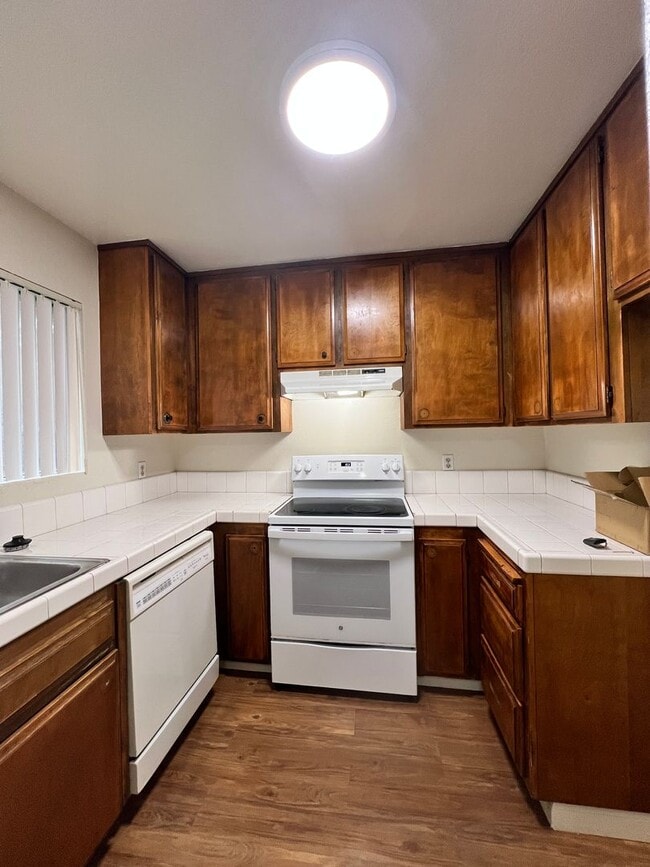 Building Photo - 1160/1162 Lisa Court