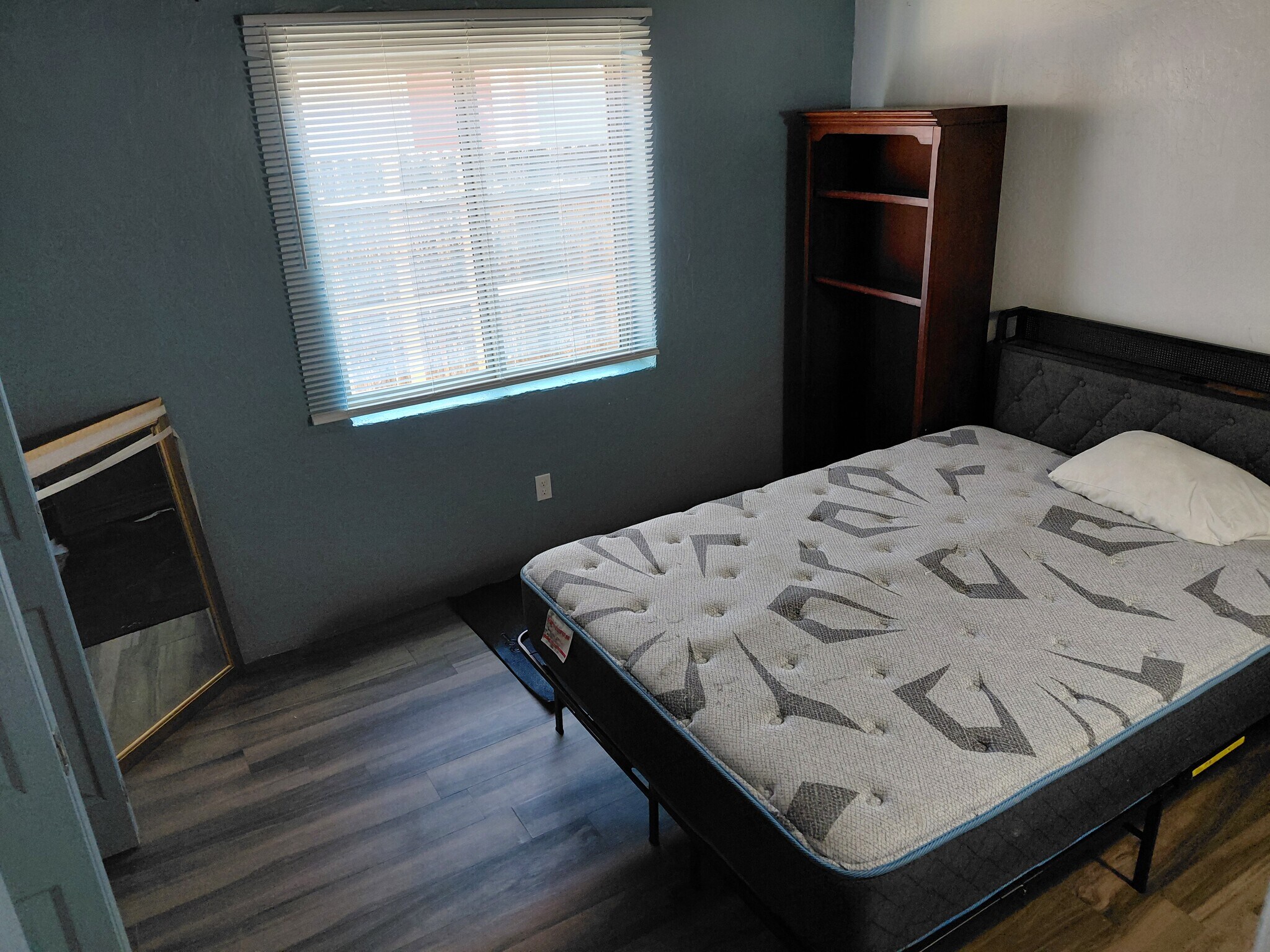 Bedroom - 2311 New York Ave SW