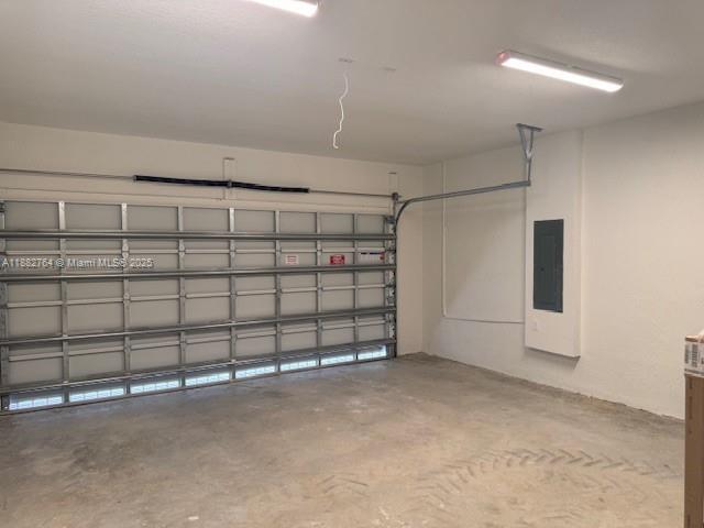 Building Photo - 2225 SE 30th St