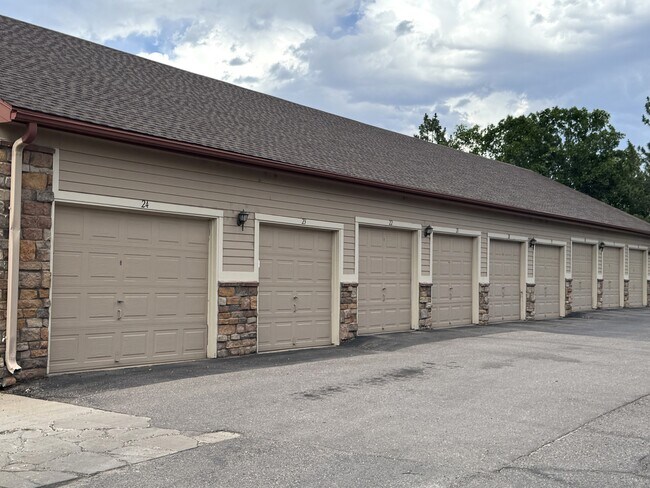 Building Photo - 8465 S Holland Way