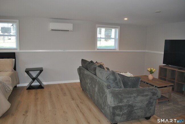 Building Photo - 3 Bostwick Pl