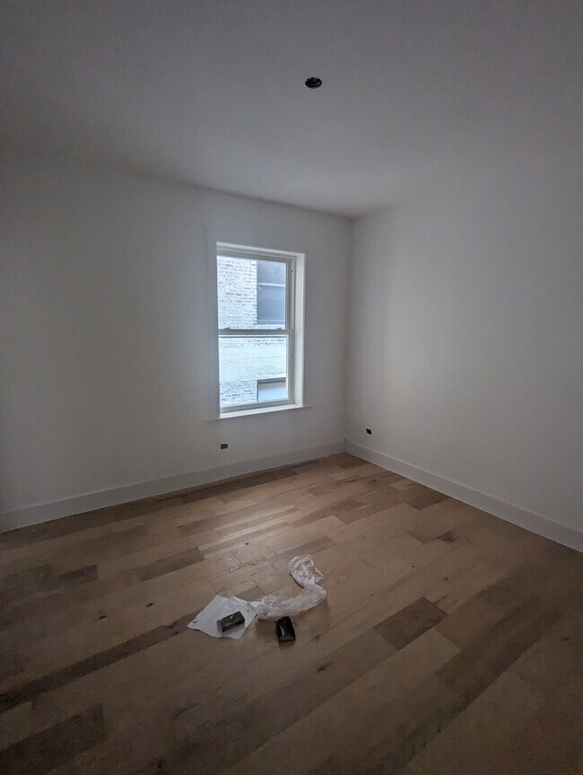 Building Photo - 616 W Patterson Ave
