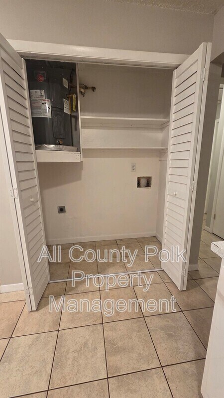 Building Photo - 789 Zella Ln