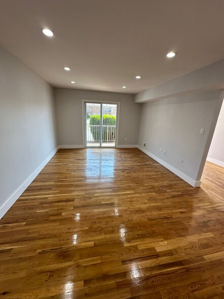 Building Photo - 1903 Country Ln