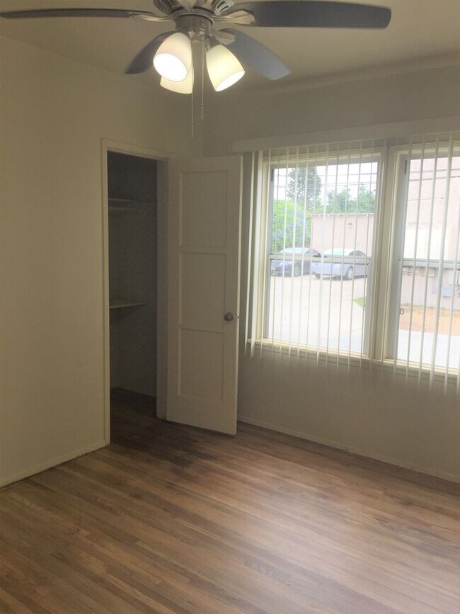 Building Photo - 4848 N Lakewood Blvd