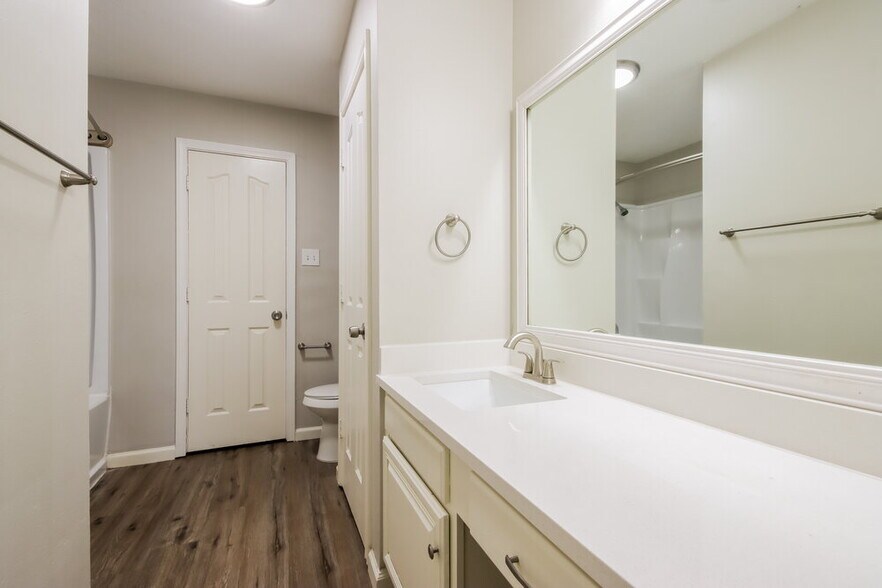 Building Photo - 26126 Cypresswood Dr