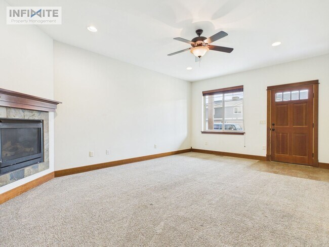 Building Photo - 1169 Forestglen Dr