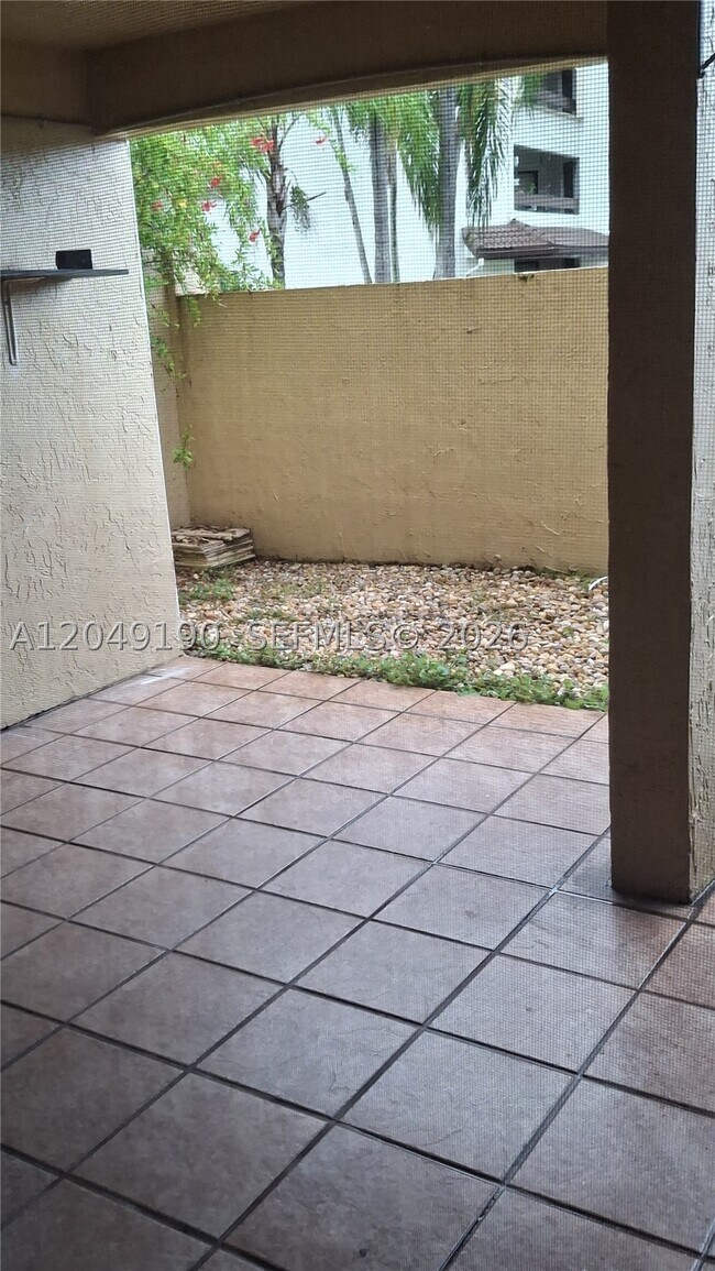 Building Photo - 9255 SW 125th Ave
