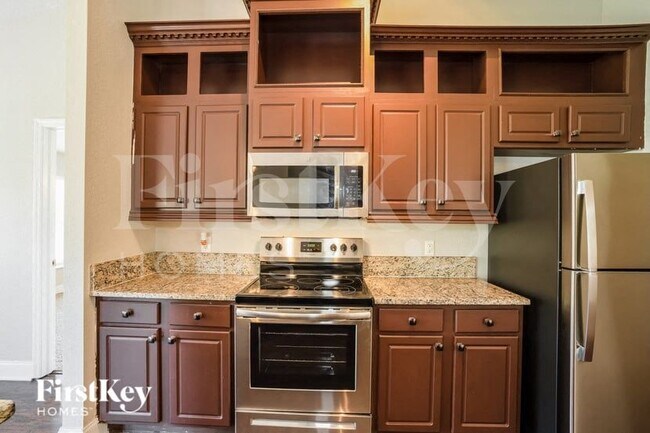 Building Photo - 4633 Fernway Dr