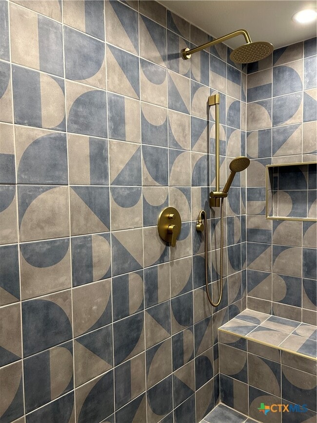 Building Photo - 521 Willow Ave