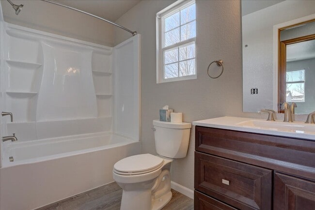 Building Photo - Updated 3bed/2bath on private culdesac in Thornton!!