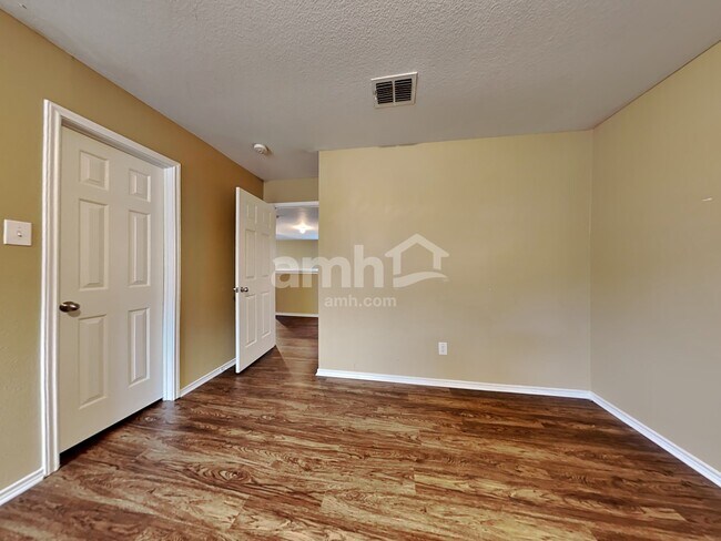 Building Photo - 1836 Elk Lake Tr