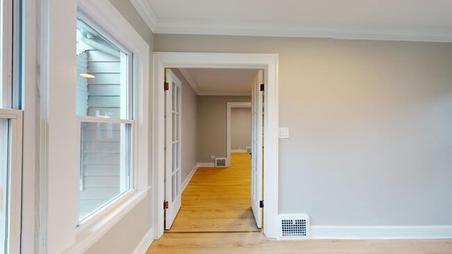 Building Photo - For August Move-In - West Blvd Area - 2 Bedroom Single Family Home