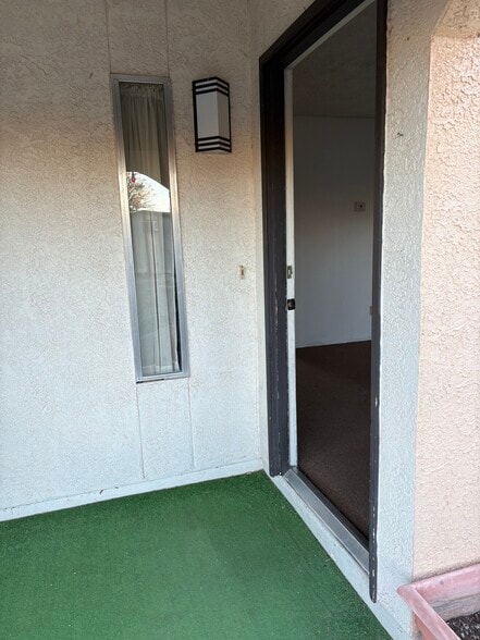 Building Photo - 433 Avenida Garza